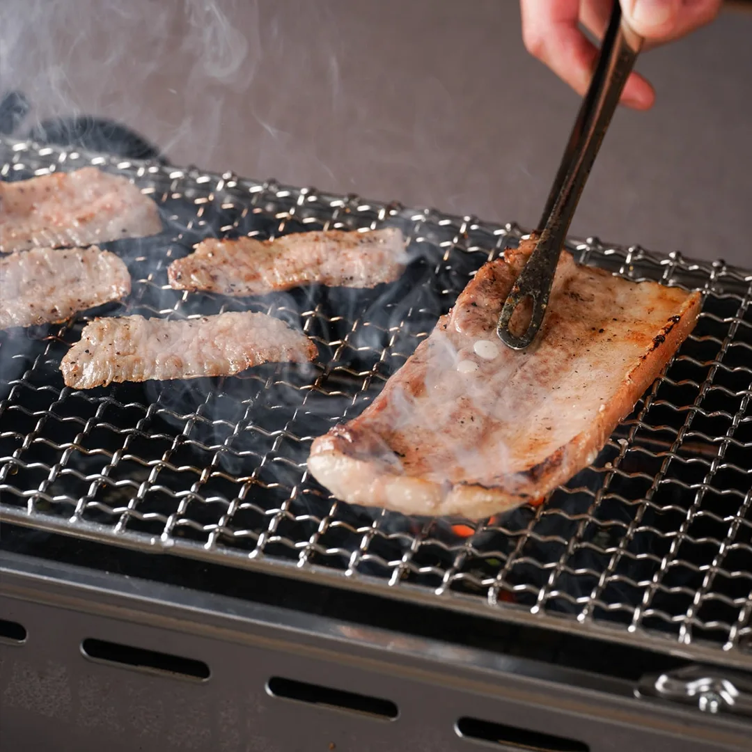 MIKOSHI YAKINIKU 料理與空間