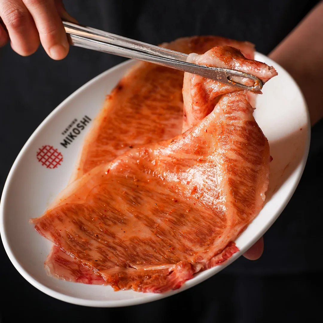 MIKOSHI YAKINIKU 料理與空間